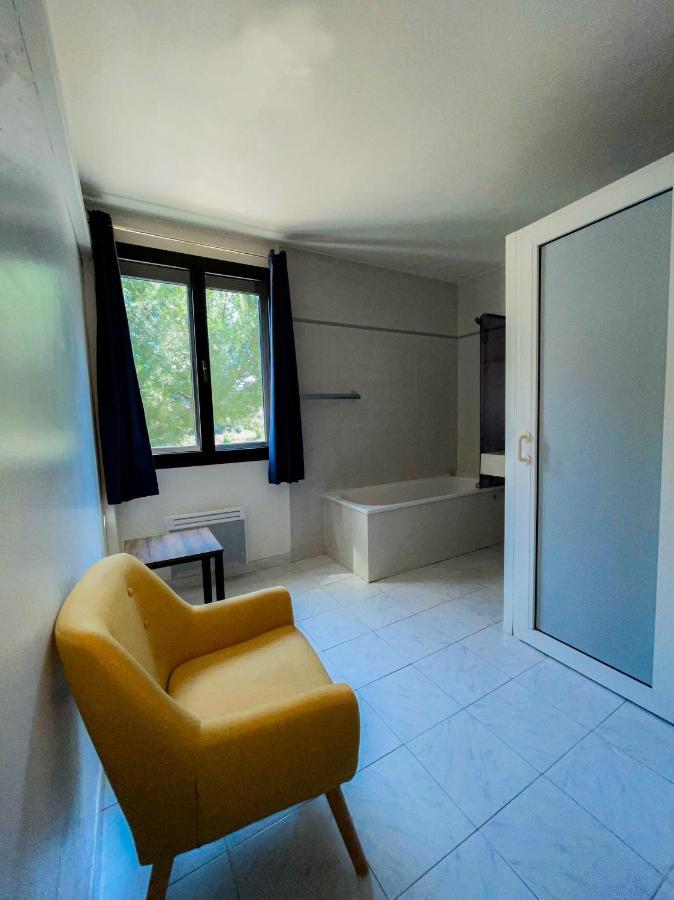 Logis Hotel & Restaurant L'Etape Bouc Bel Air - Gardanne 외부 사진