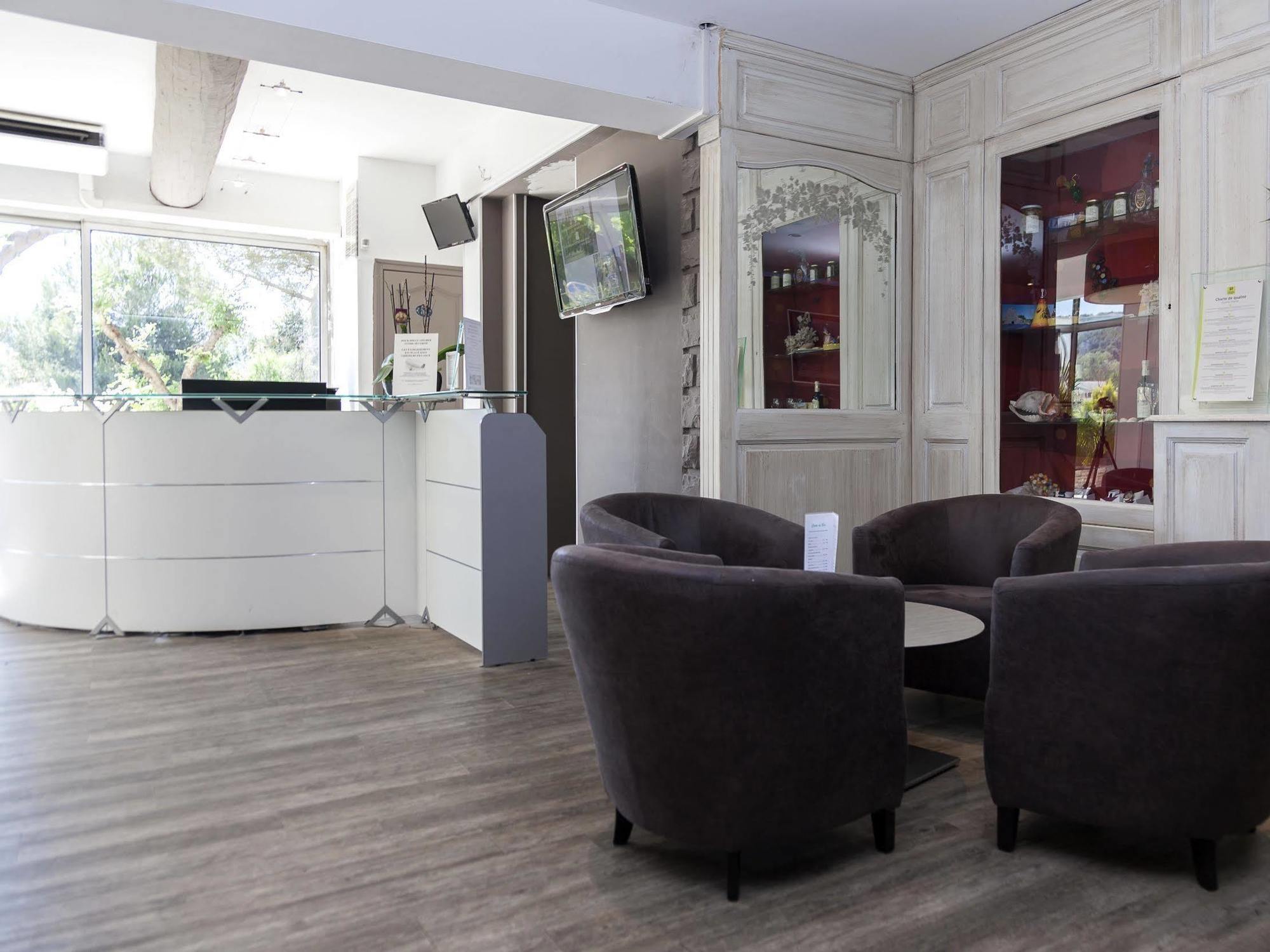Logis Hotel & Restaurant L'Etape Bouc Bel Air - Gardanne 외부 사진