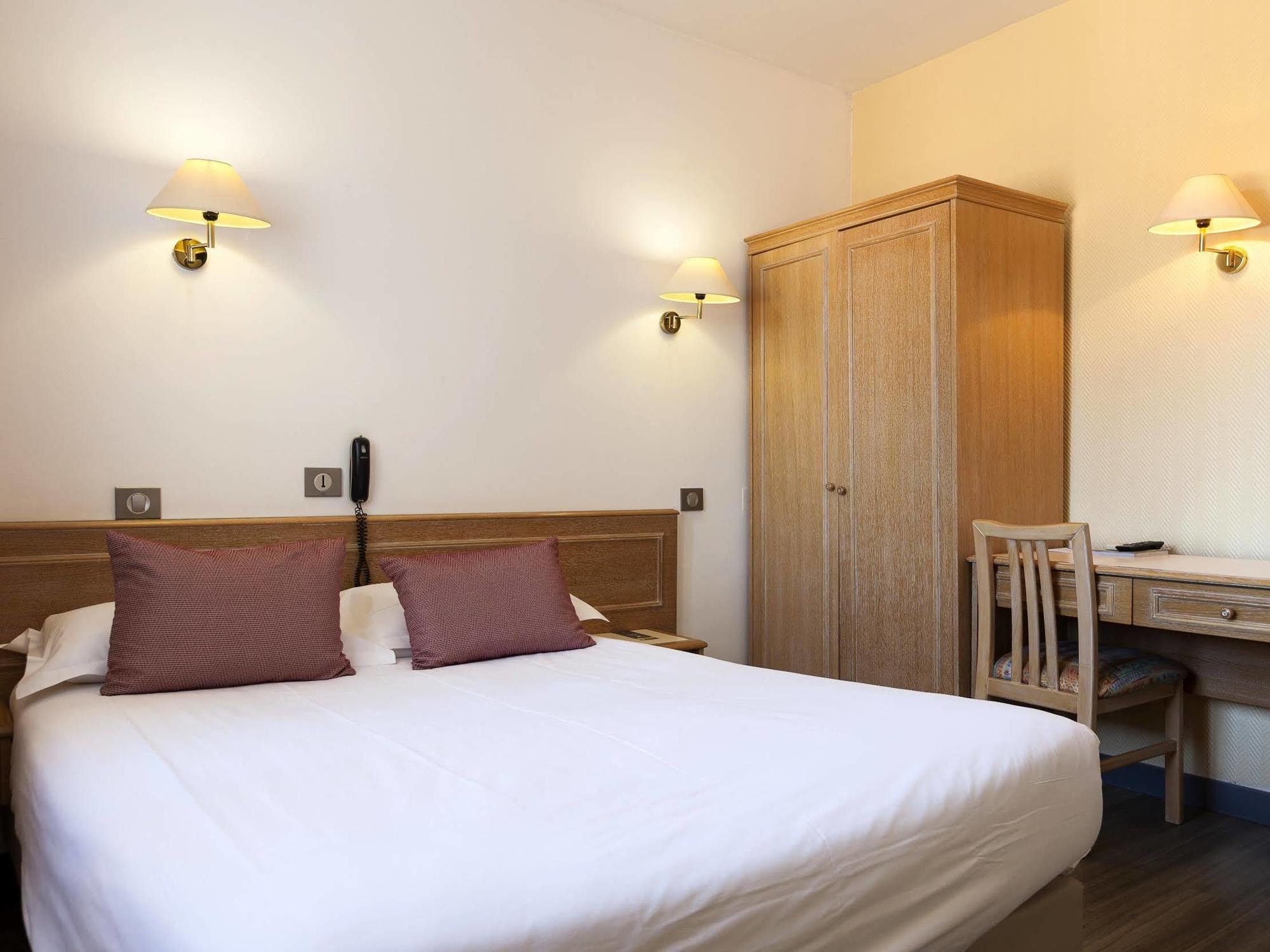 Logis Hotel & Restaurant L'Etape Bouc Bel Air - Gardanne 외부 사진