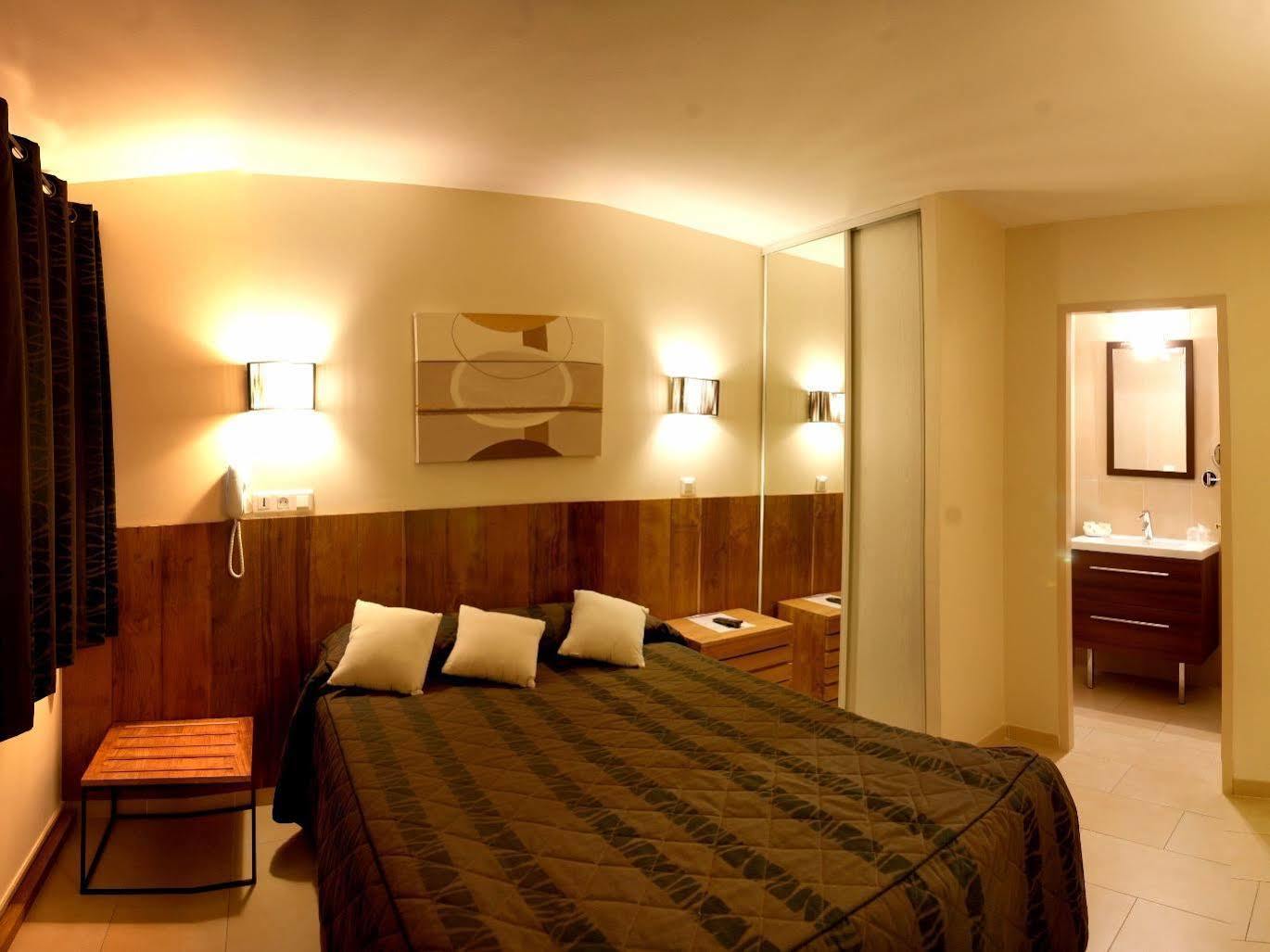 Logis Hotel & Restaurant L'Etape Bouc Bel Air - Gardanne 외부 사진